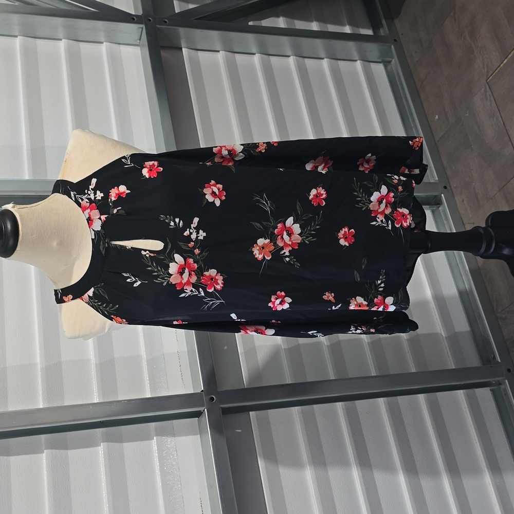 Torrid Black/Floral Print-High/Low back-Size‎ 2